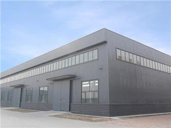 プレハブの鉄骨構造の倉庫の建物